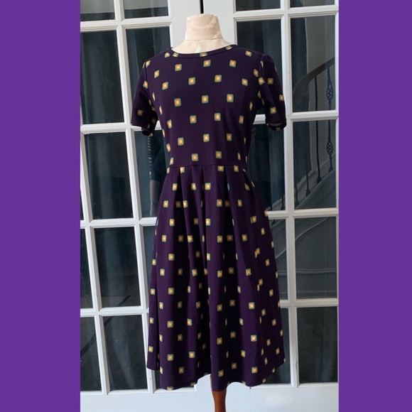 EUC LuLaRoe Amelia - size L - Picture 1 of 3